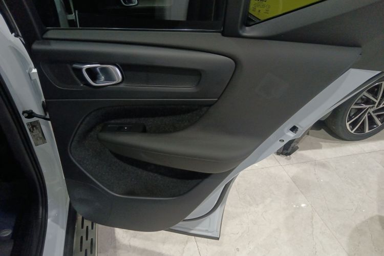 沃尔沃XC40 2023款 B4 四驱智远豪华版中控内饰45