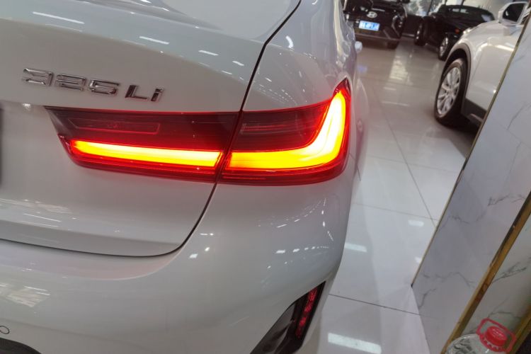 宝马3系 2024款 325Li M运动套装车身外观9