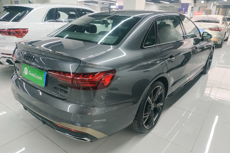 奥迪A4L 2024款 40 TFSI quattro RS套件燃速型车身外观6005
