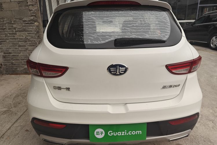 一汽 骏派D60 2017款 1.5L 手动豪华型车身外观6