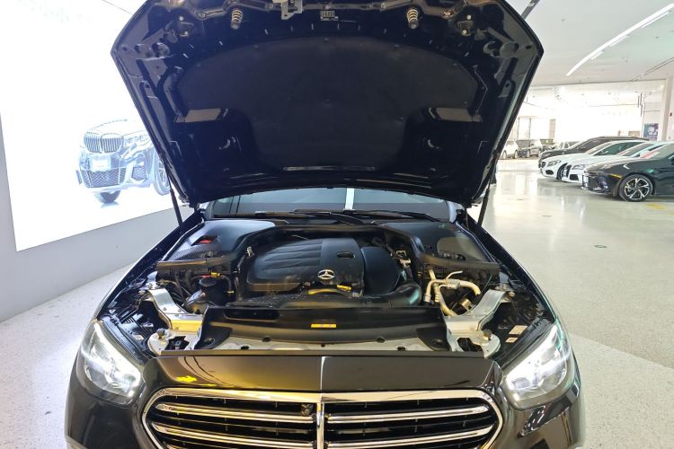 奔驰E级 2023款 改款 E 300 L 时尚型局部细节24