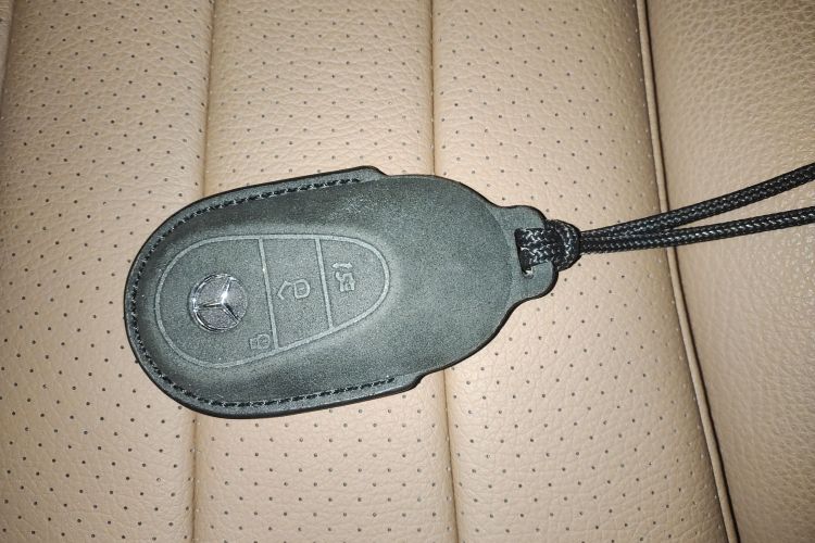 奔驰E级 2024款 改款 E 300 L 时尚型中控内饰7001