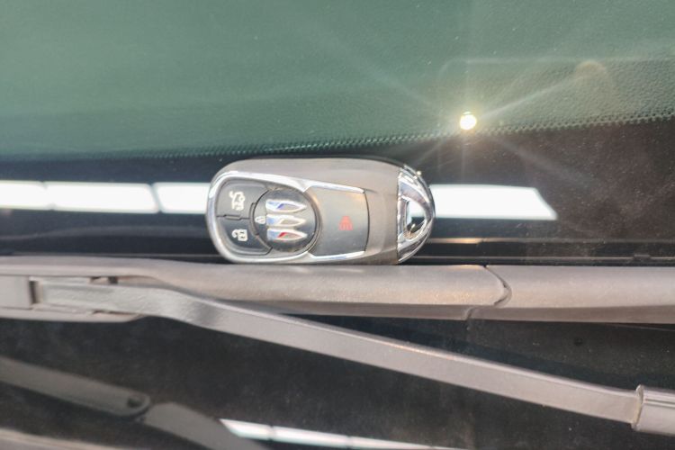 别克 君威 2024款 28T 纵享版中控内饰11