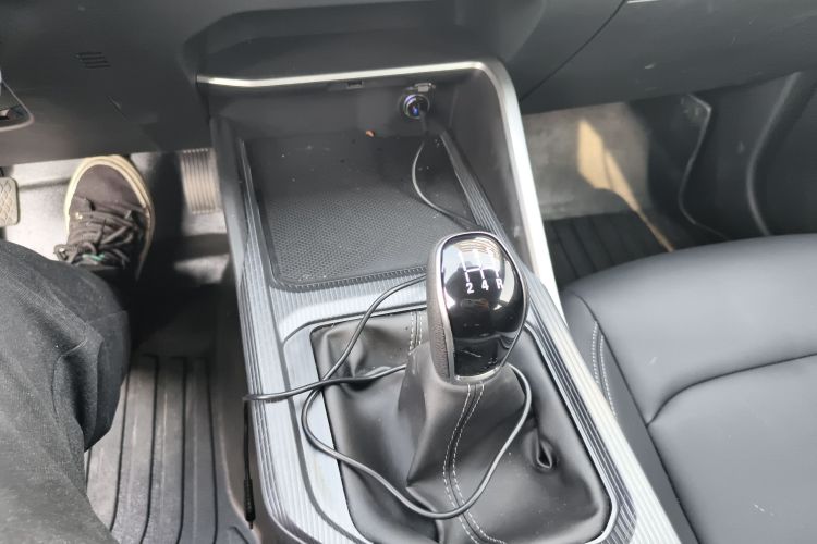 吉利汽车 帝豪 2025款 第4代 1.5L 手动龙腾版中控内饰18