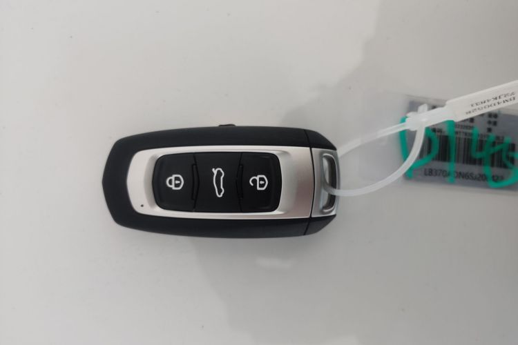 吉利银河 2025款 210km 熊猫卡丁中控内饰7001