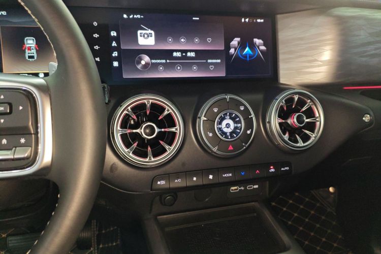 坦克300 2024款 2.0T 征服者中控内饰16