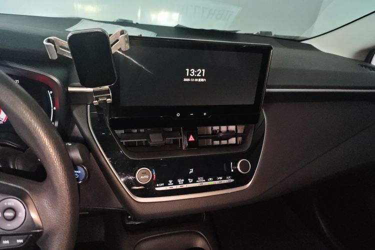 丰田 卡罗拉 2023款 1.8L 智能电混双擎 先锋版局部细节16