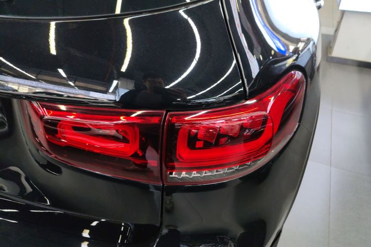 奔驰GLB 2023款 GLB 220 时尚型车身外观6006