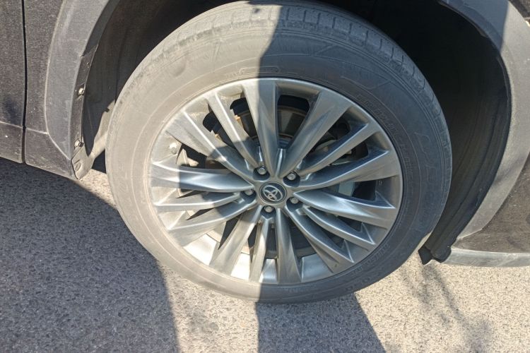 丰田 汉兰达 2022款 双擎 2.5L 四驱尊贵版 7座车身外观10