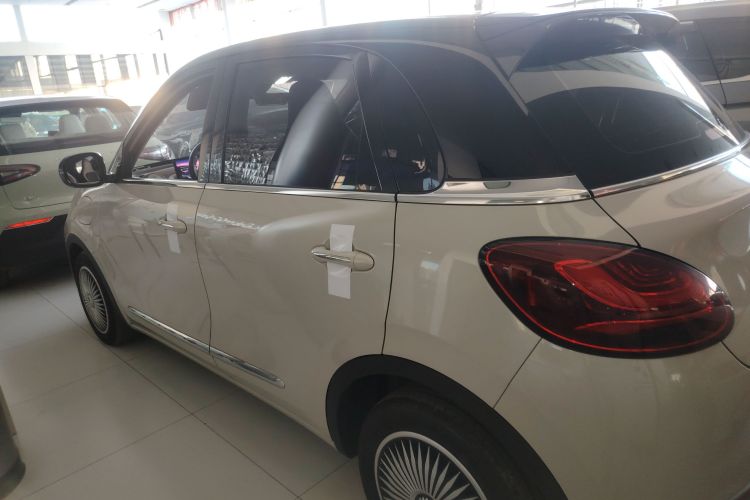 五菱汽车 五菱缤果 2023款 410km 灵犀尊享款车身外观4