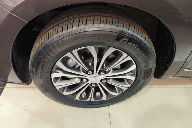 别克GL8 2022款 陆上公务舱 652T 豪华型车身外观6007