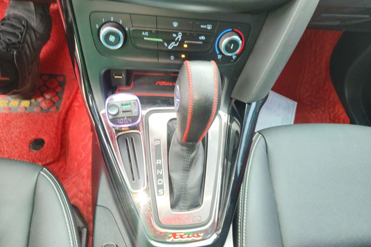 福特 福克斯 2015款 两厢 1.6L 自动舒适型局部细节18