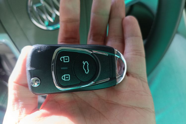 别克 英朗 2013款 GT 1.6L 自动时尚版中控内饰7001