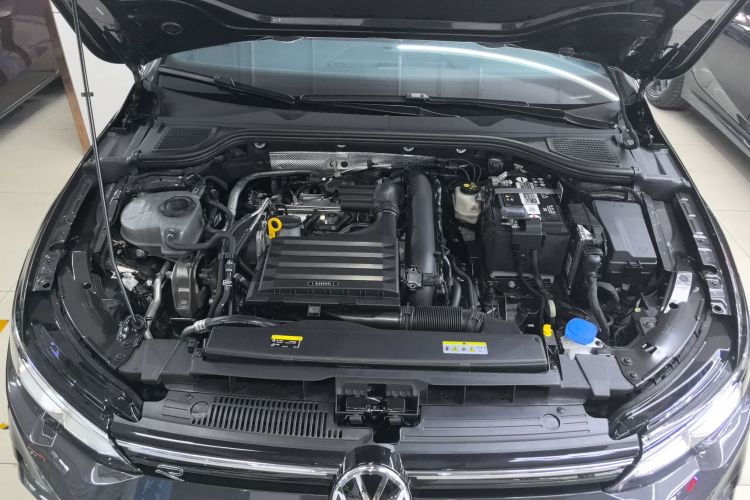 大众 高尔夫 2023款 改款 280TSI DSG R-Line Lite机舱底盘24