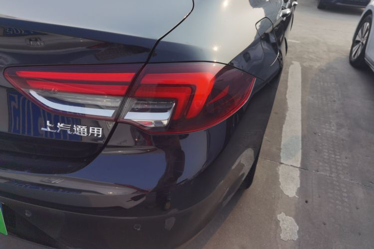 别克 君威 2023款 552T 智享型车身外观9