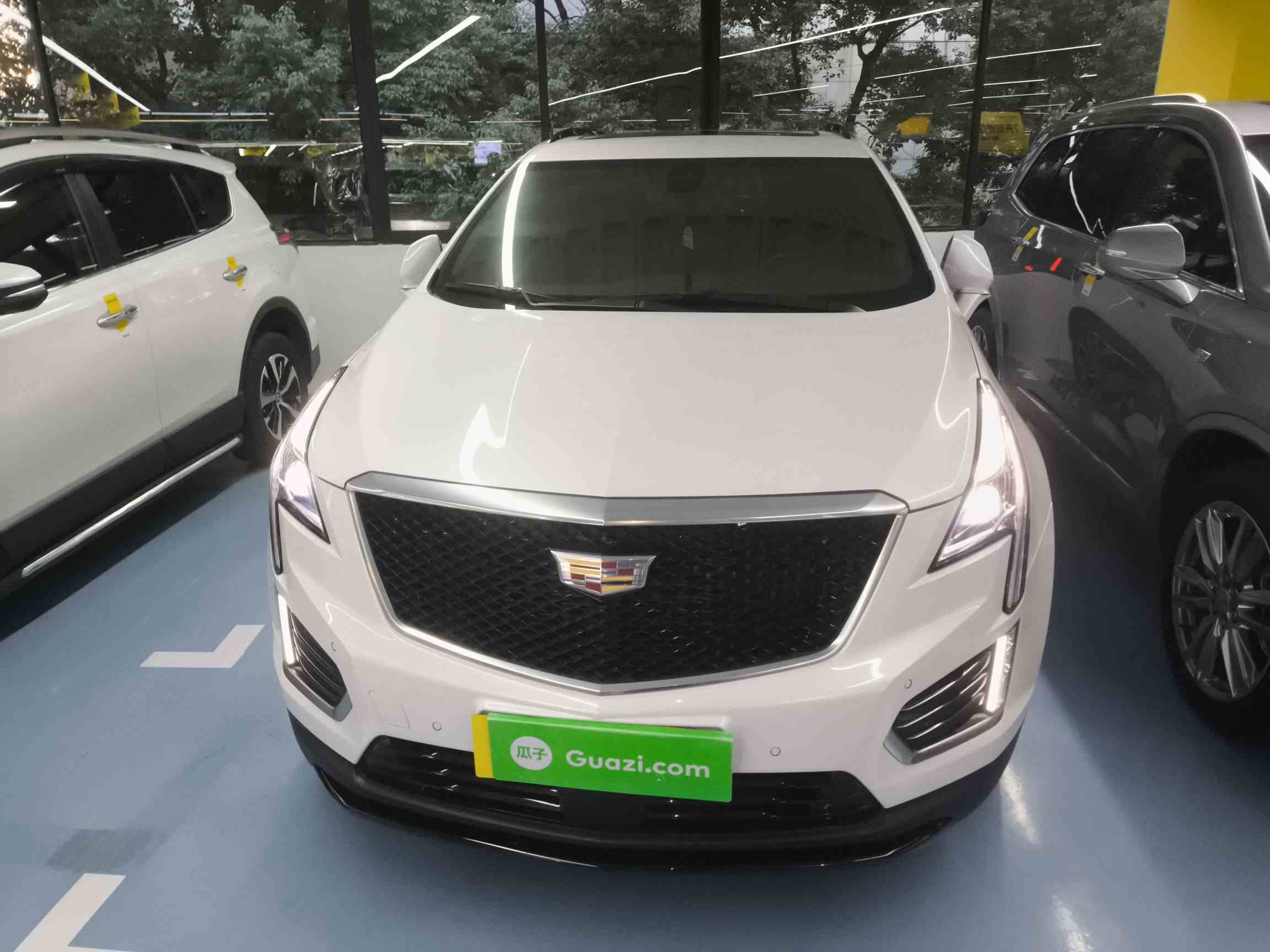 凯迪拉克XT5 2023款 2.0T 四驱尊贵型（至臻版）(2)