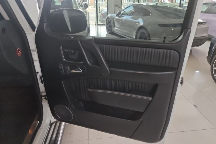 奔驰G级（平行进口） G550 自动4.0T V8 中控内饰42