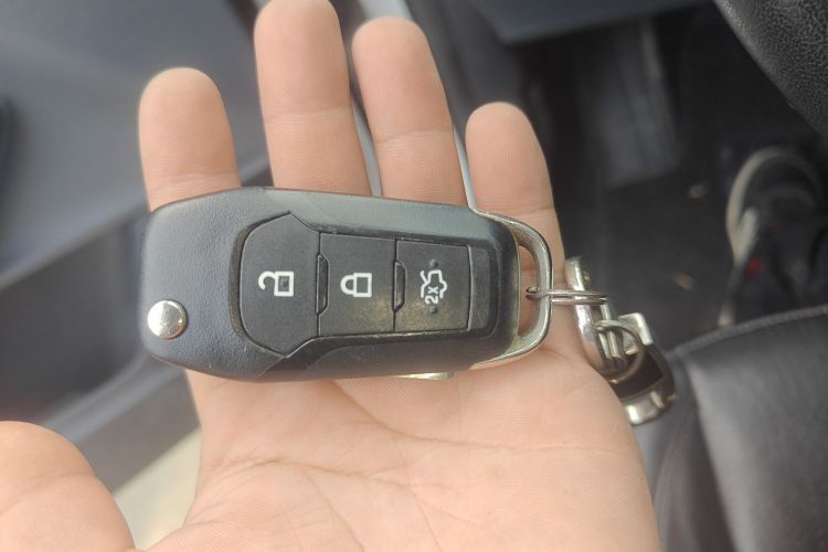 福特 福睿斯 2015款 1.5L 自动时尚型中控内饰7001