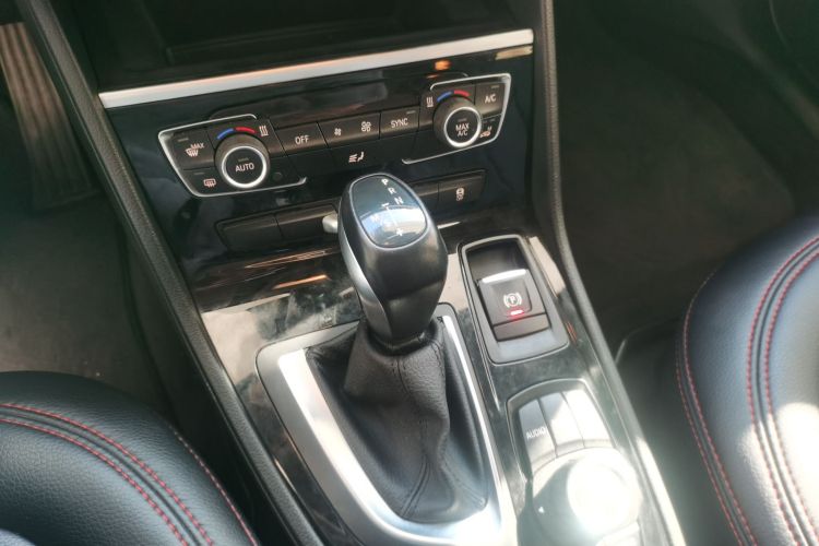 宝马2系旅行车(进口) 2015款 218i 领先型中控内饰18