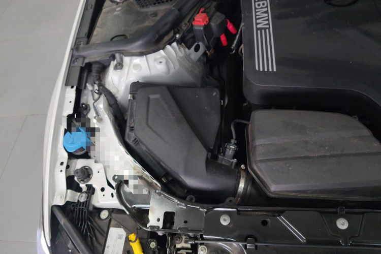 宝马3系 2025款 330Li M运动曜夜套装机舱底盘25