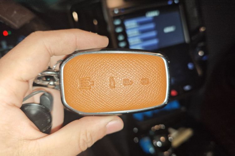 丰田 皇冠 2015款 2.5L 智享版中控内饰11