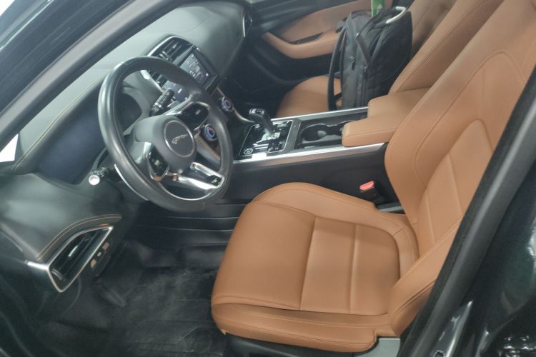 捷豹XEL 2024款 2.0T 250PS R-DYNAMIC S耀黑运动版中控内饰19