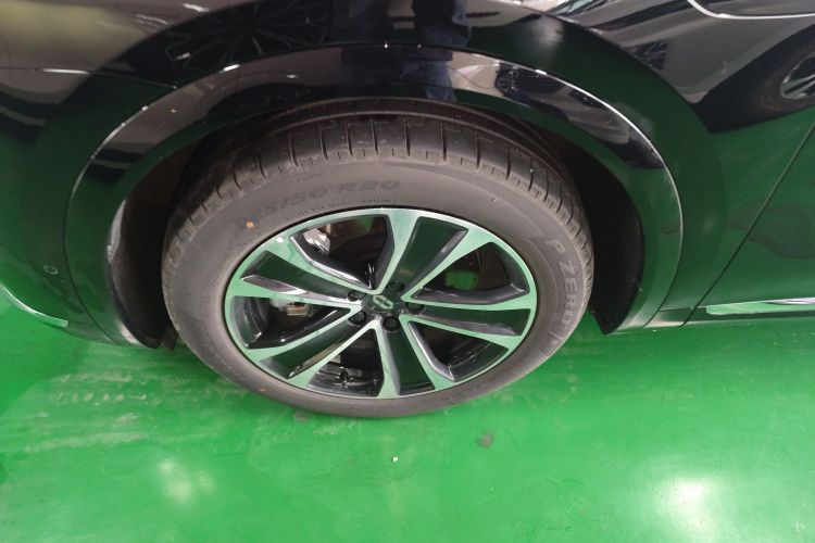 鸿蒙智行 问界M7 2026款 增程 Pro+四驱版 5座车身外观6007