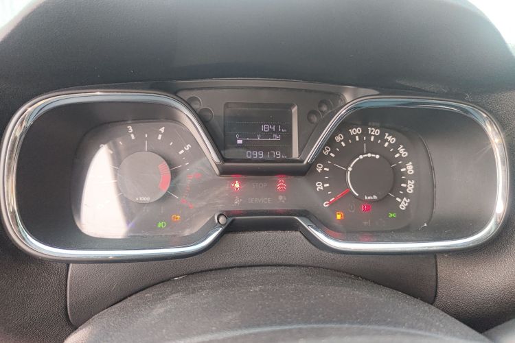 雪铁龙 C4世嘉 2018款 1.6L 手动舒适型中控内饰14