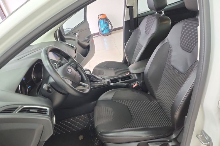 福特 福克斯 2017款 两厢 EcoBoost 125 自动超能风尚型智行版中控内饰19