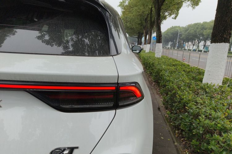 ARCFOX极狐 极狐 阿尔法T(ARCFOX αT) 2022款 653S 160kW车身外观9