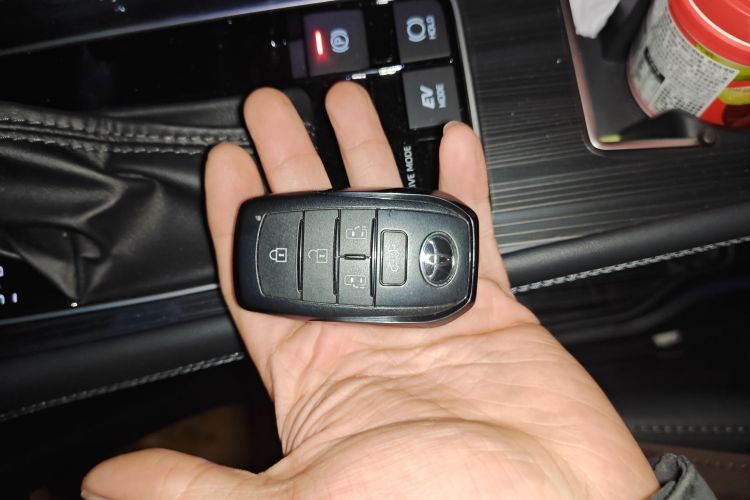 丰田 赛那SIENNA 2024款 2.5L混动 四驱尊贵版中控内饰11