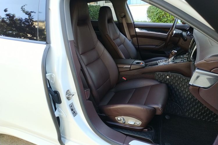 保时捷 2016款 Panamera 4 Edition 3.0T局部细节41