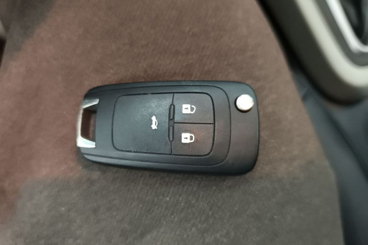 别克 英朗 2019款 15T 双离合进取型 国VI中控内饰11