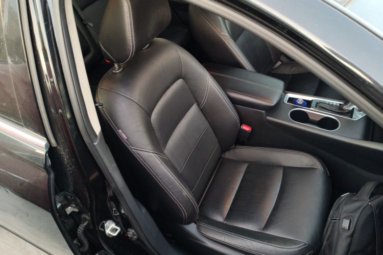 日产 天籁 2019款 2.0L XL 舒适版局部细节41