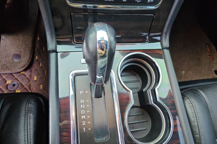 林肯 领航员 2016款 3.5T AWD中控内饰18