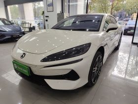 腾势Z9GT 2024款 1100四驱Ultra版