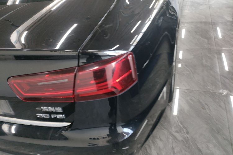 奥迪A6L 2018款 30周年年型 30 FSI 风尚型车身外观9