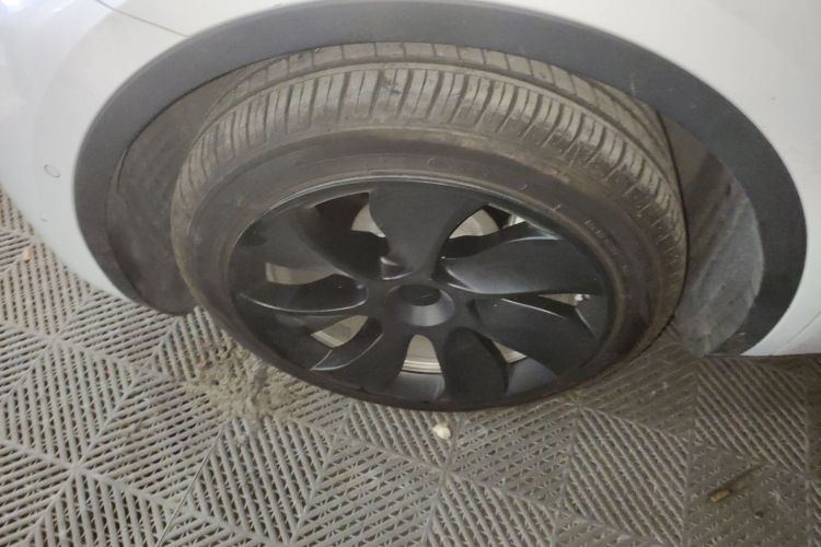 特斯拉 Model Y 2022款 改款 后轮驱动版车身外观6007