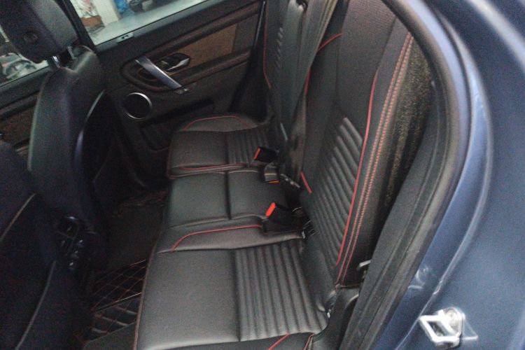 路虎 发现运动版 2021款 249PS R-Dynamic SE 性能科技版 7座中控内饰7004