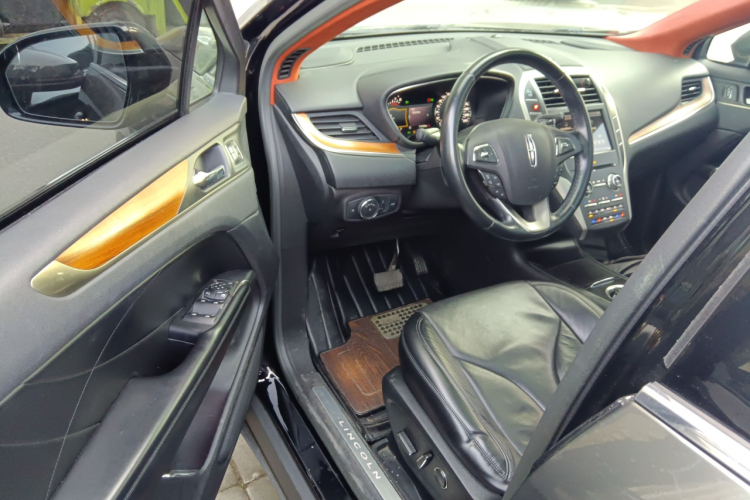 林肯MKC 2016款 2.0T 四驱尊雅版中控内饰20