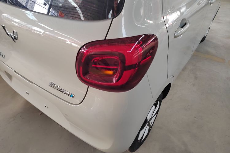 五菱汽车 宏光MINIEV 2025款 四门版 臻享+款车身外观9