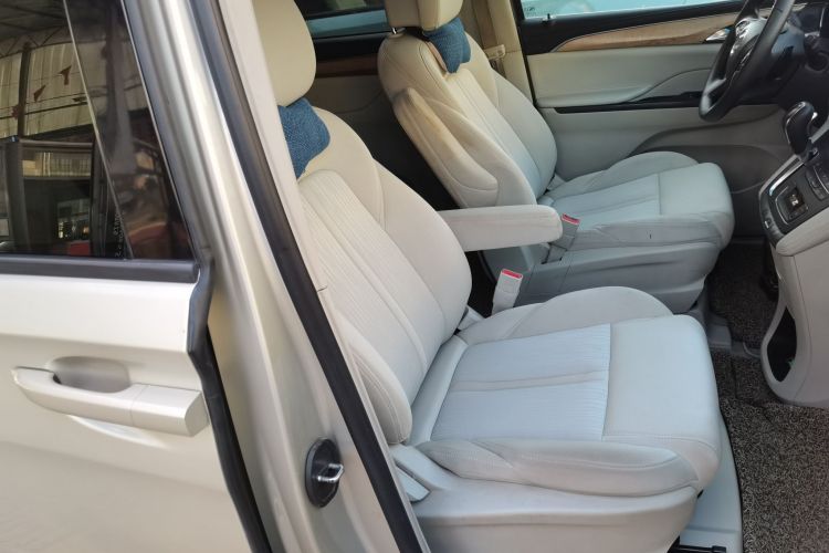 别克GL8 2017款 ES 28T 舒适型 国V局部细节41