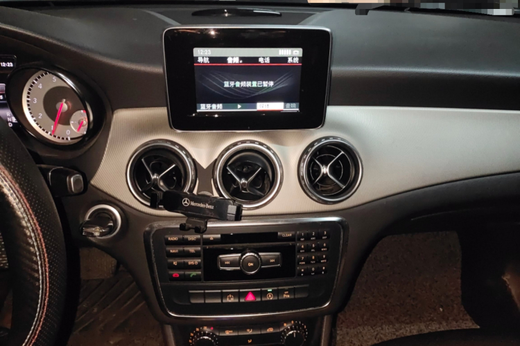 奔驰GLA 2015款 GLA 200 动感型中控内饰16