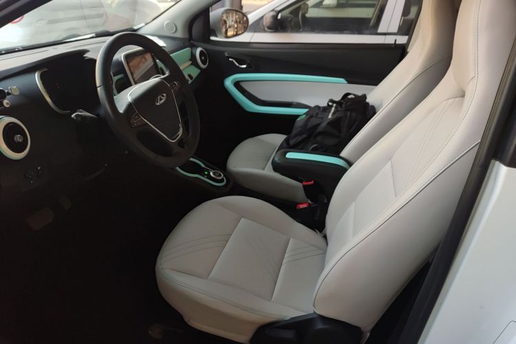 奇瑞新能源 小蚂蚁 2021款 20万蚁粉款 才气版 三元锂 301km中控内饰19