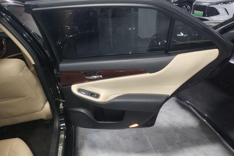 丰田 皇冠 2015款 2.0T 时尚版中控内饰7006