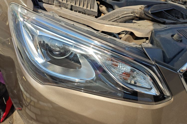 别克 英朗 2015款 15N 自动精英型车身外观8