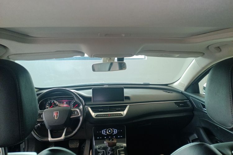 红旗H5 2022款 经典款 改款 1.5T DCT旗韵版中控内饰22