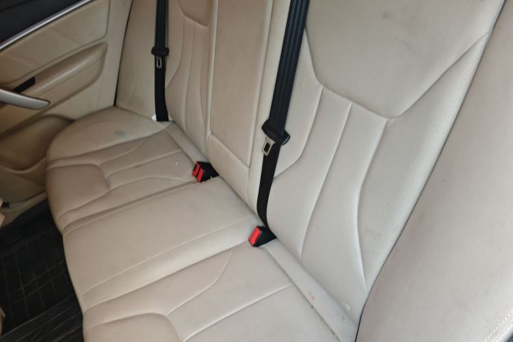 吉利汽车 帝豪 2017款 三厢百万款 1.5L 手动豪华型中控内饰21