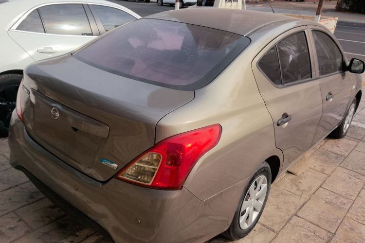 日产 阳光 2015款 1.5XE CVT舒适版车身外观7