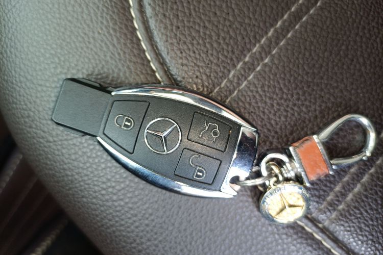 奔驰GLE 2017款 GLE 320 4MATIC 豪华型中控内饰7001